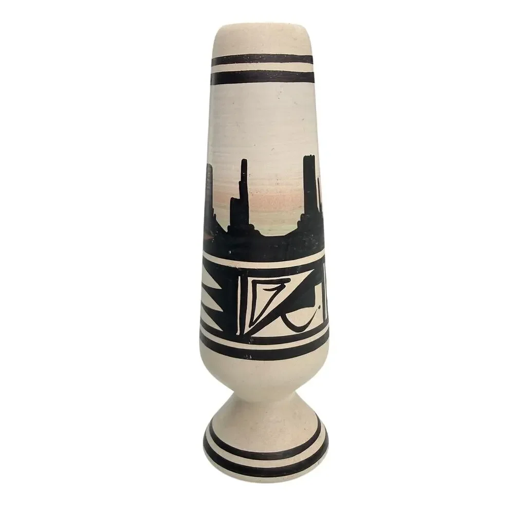 Vintage Signed Southwest Pottery Vase Monument Valley Desert Boho Navajo 6.5